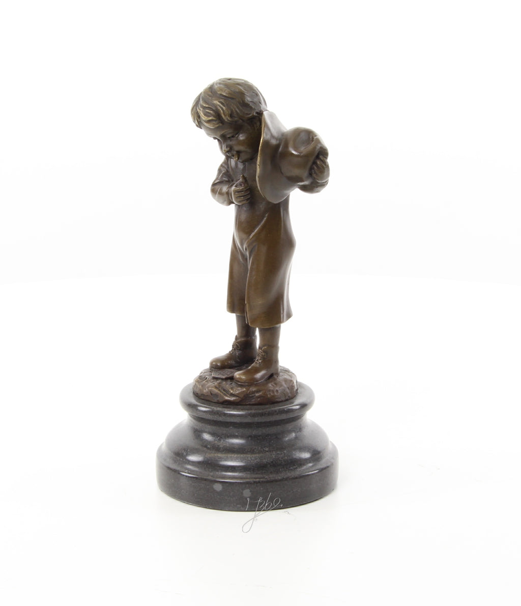 Bronzen jongen met sigaret – marmeren sokkel