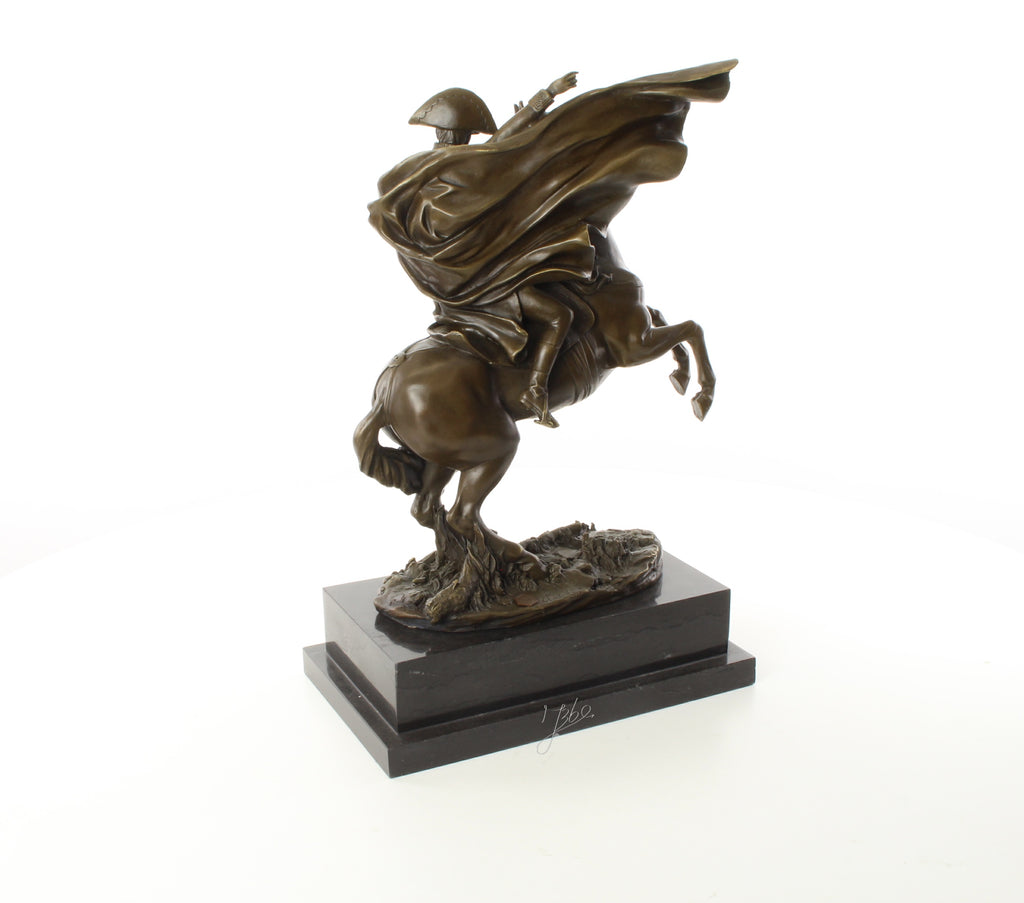 Napoleon steekt de Alpen over – Brons sculptuur op sokkel 43,5 cm