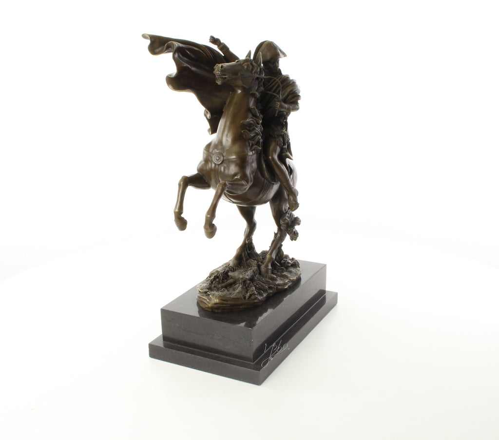 Napoleon steekt de Alpen over – Brons sculptuur op sokkel 43,5 cm