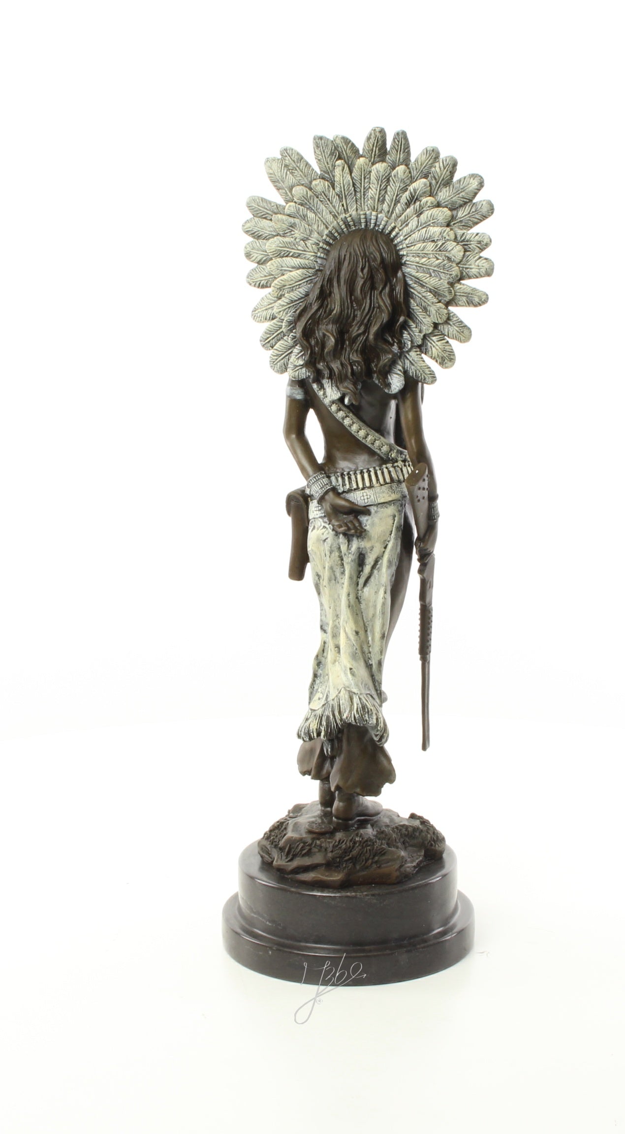 Inheemse vrouw – Bronzen sculptuur – 45,7 cm