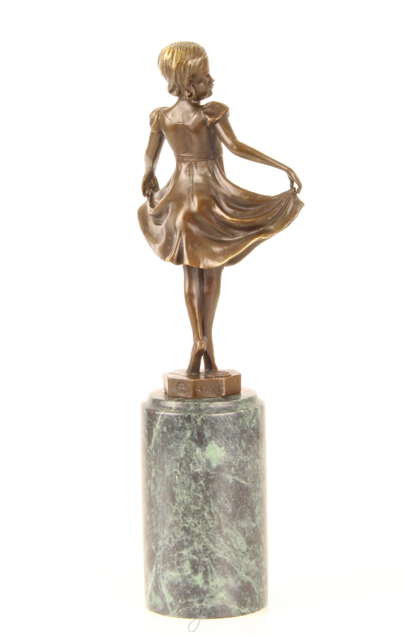 Lieselotte – Bronzen beeld, marmer – 31,4 cm