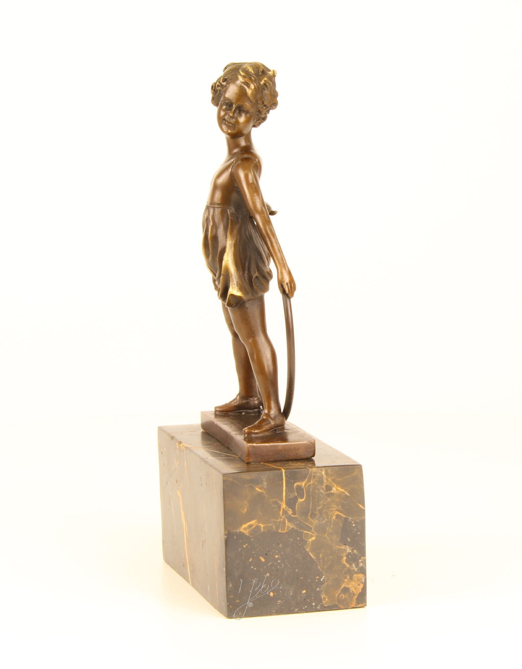 Hoop Girl – Bronzen beeld, marmer – 26 cm