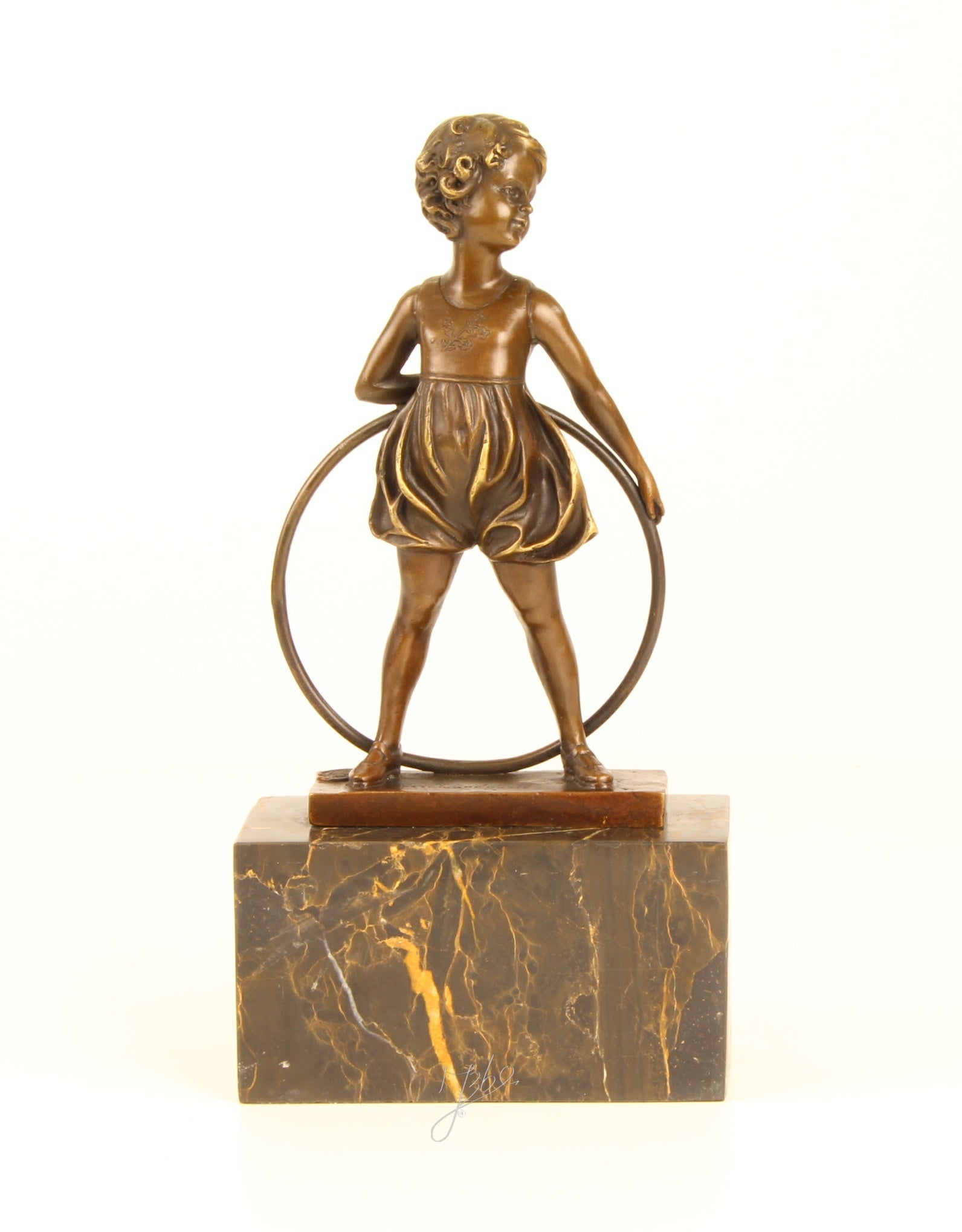 Hoop Girl – Bronzen beeld, marmer – 26 cm