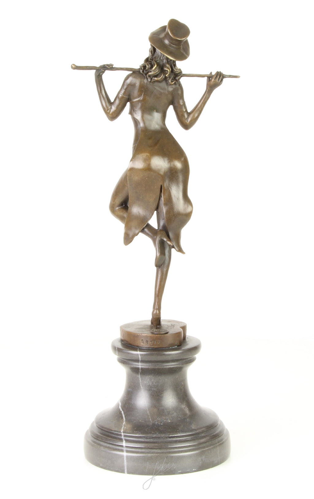 Revue danseres – Bronzen beeld, marmer – 38,2 cm