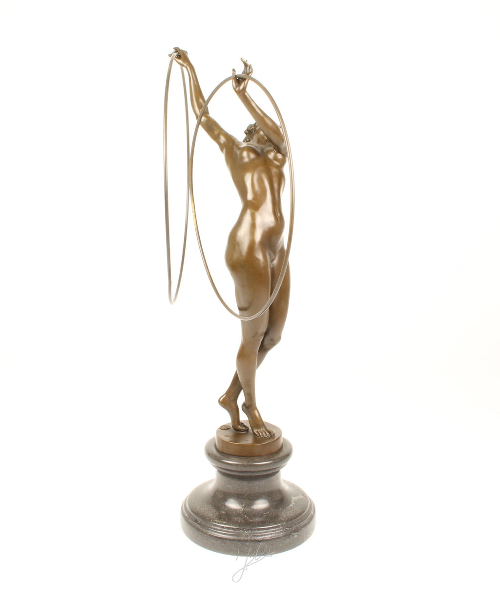 Hoepeldanseres – Bronzen sculptuur – 69,2 cm
