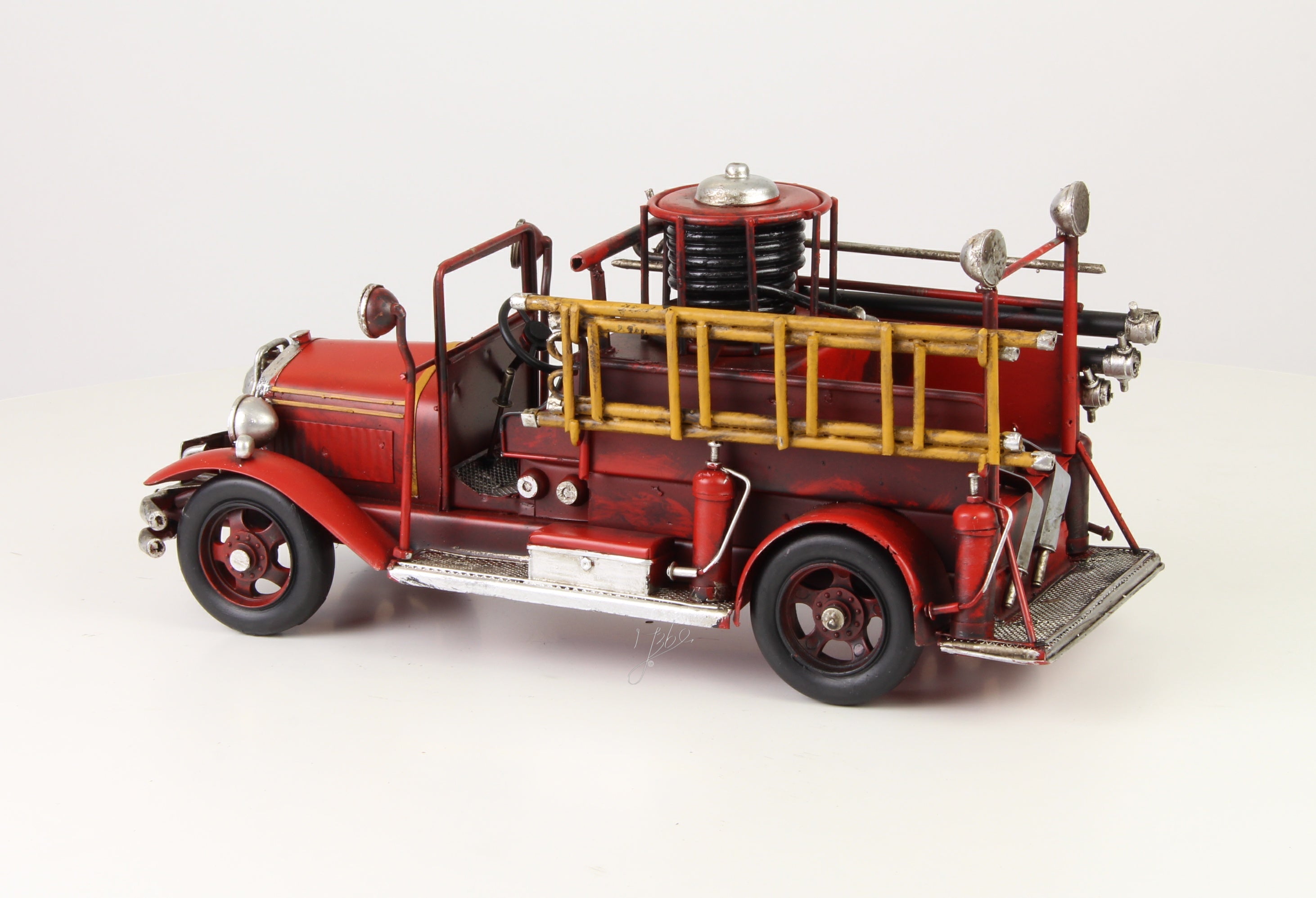 Brandweerauto – Blikmodel – 36,2 cm