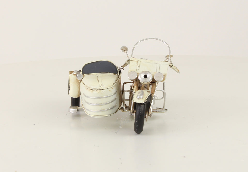 Motor met zijspan – Blikmodel ivoor – 20,4 cm