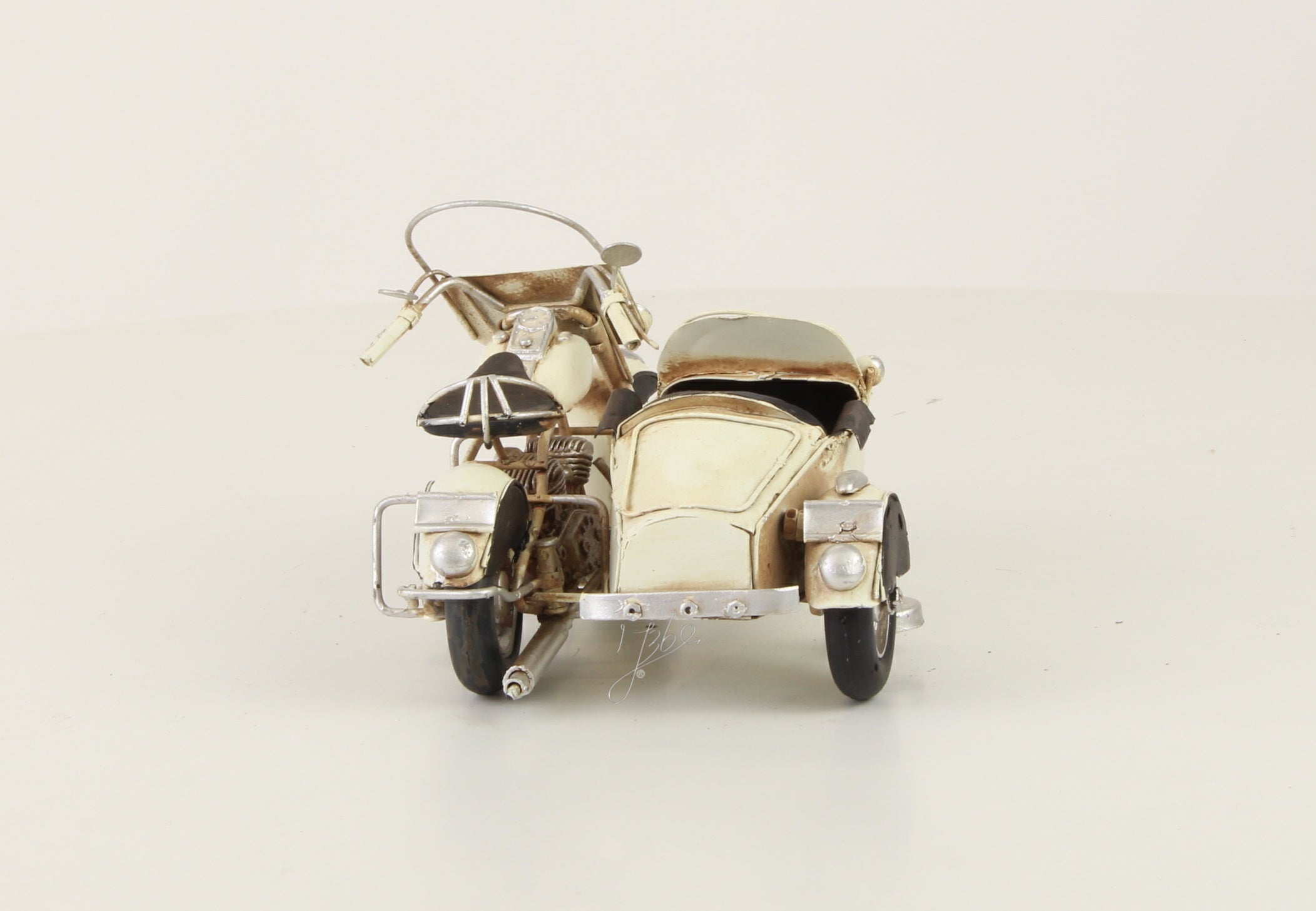 Motor met zijspan – Blikmodel ivoor – 20,4 cm