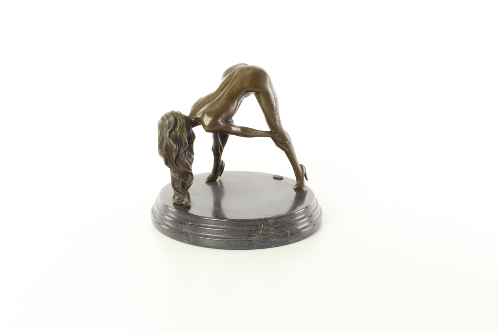 Vrouwelijk naakt – Bronzen sculptuur – 18,1 cm