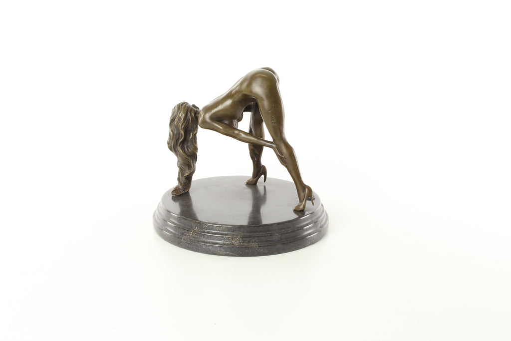 Vrouwelijk naakt – Bronzen sculptuur – 18,1 cm