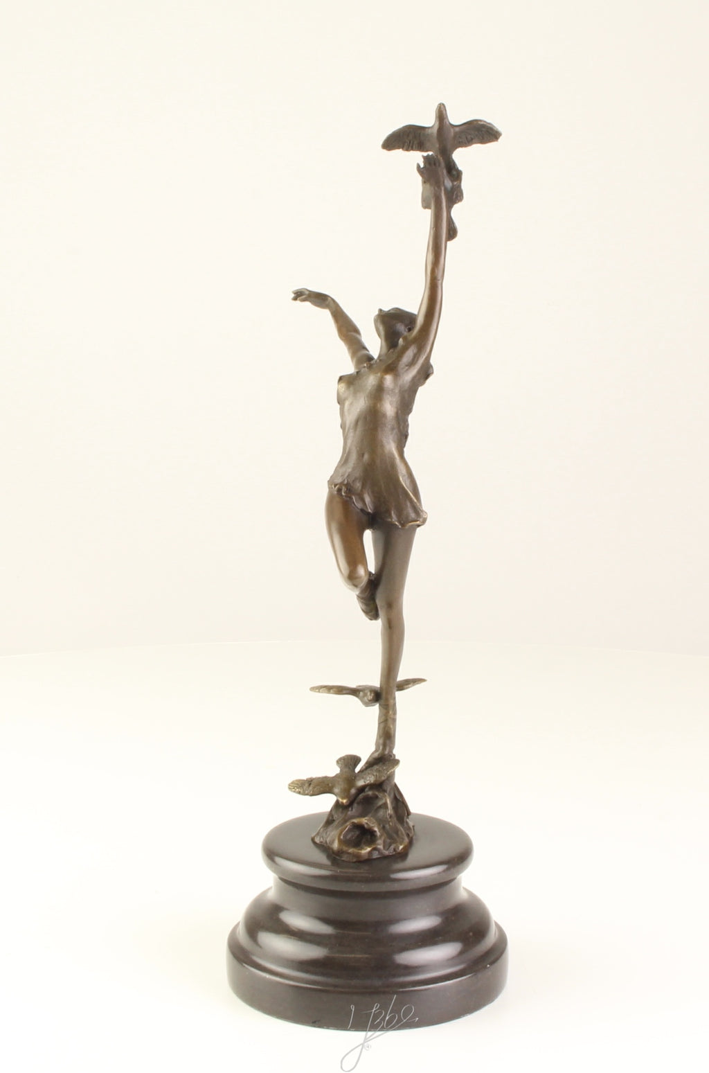 Dancer with Birds - Bronze sculpture - 30 cm