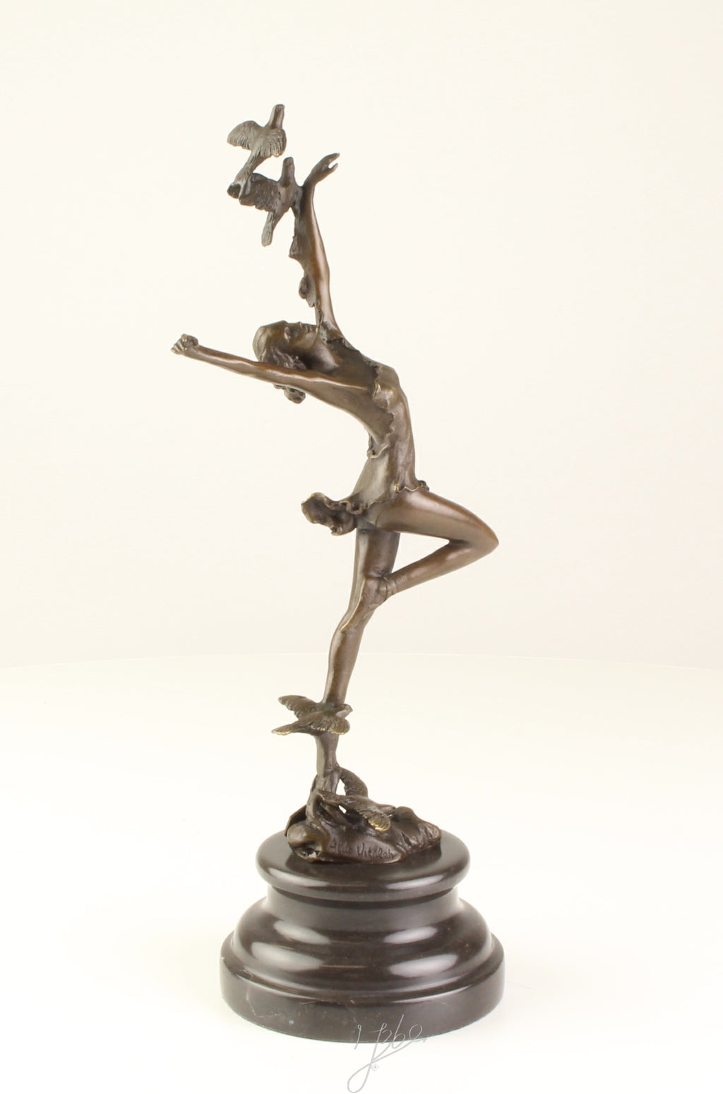 Dancer with Birds - Bronze sculpture - 30 cm