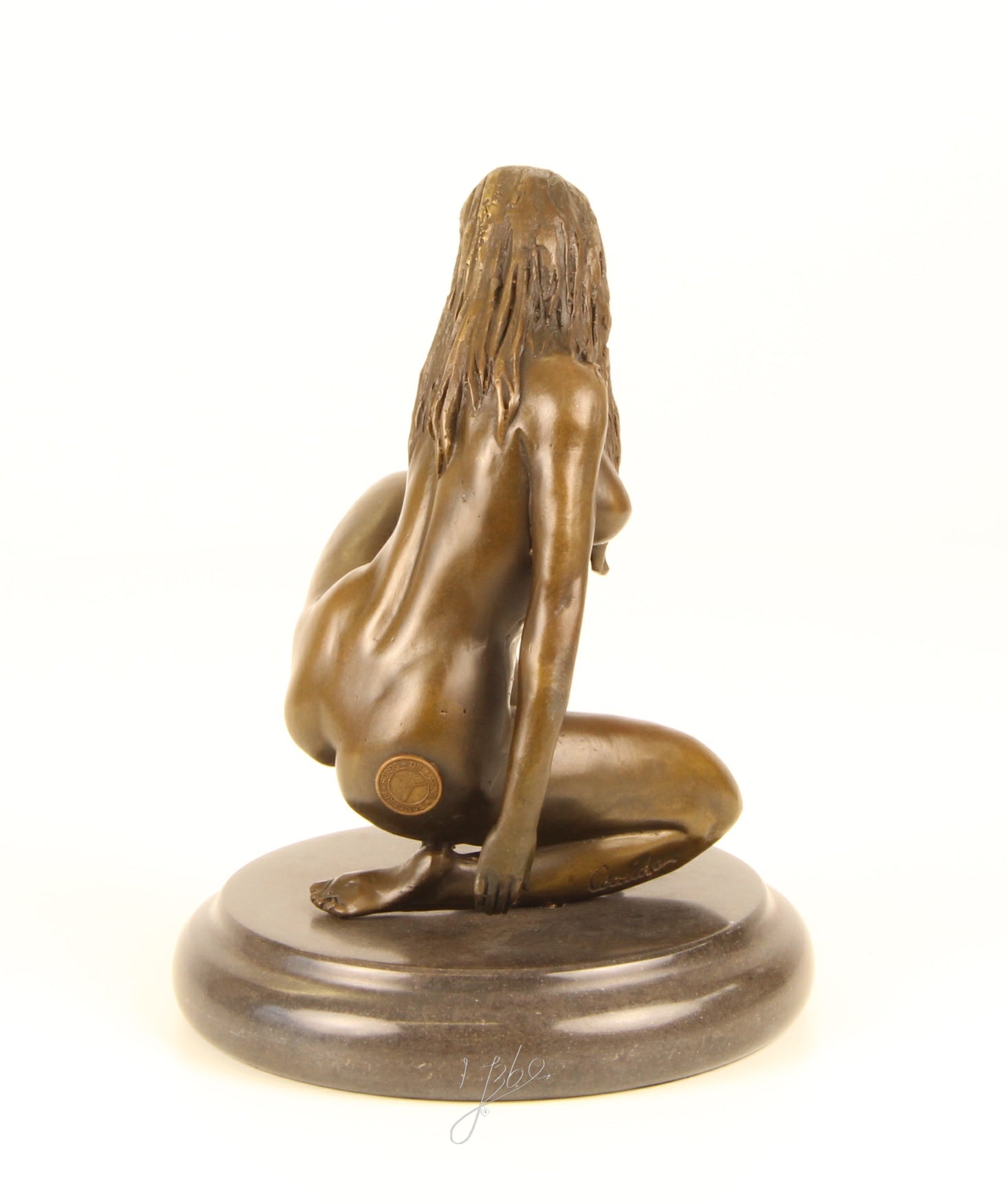 Knielend naakt – Bronzen beeld, marmer – 20 cm