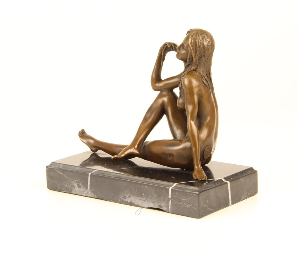 Zittende naakt – Bronzen sculptuur – 19 cm
