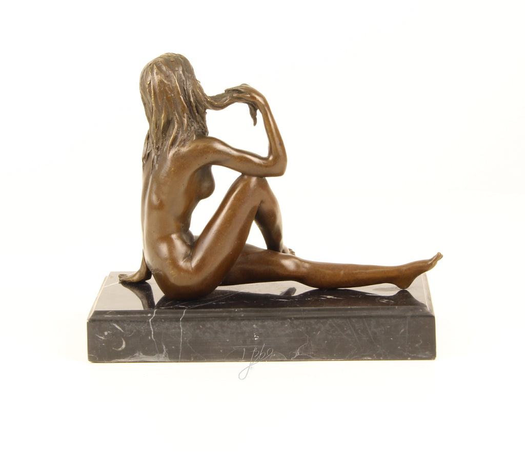 Zittende naakt – Bronzen sculptuur – 19 cm