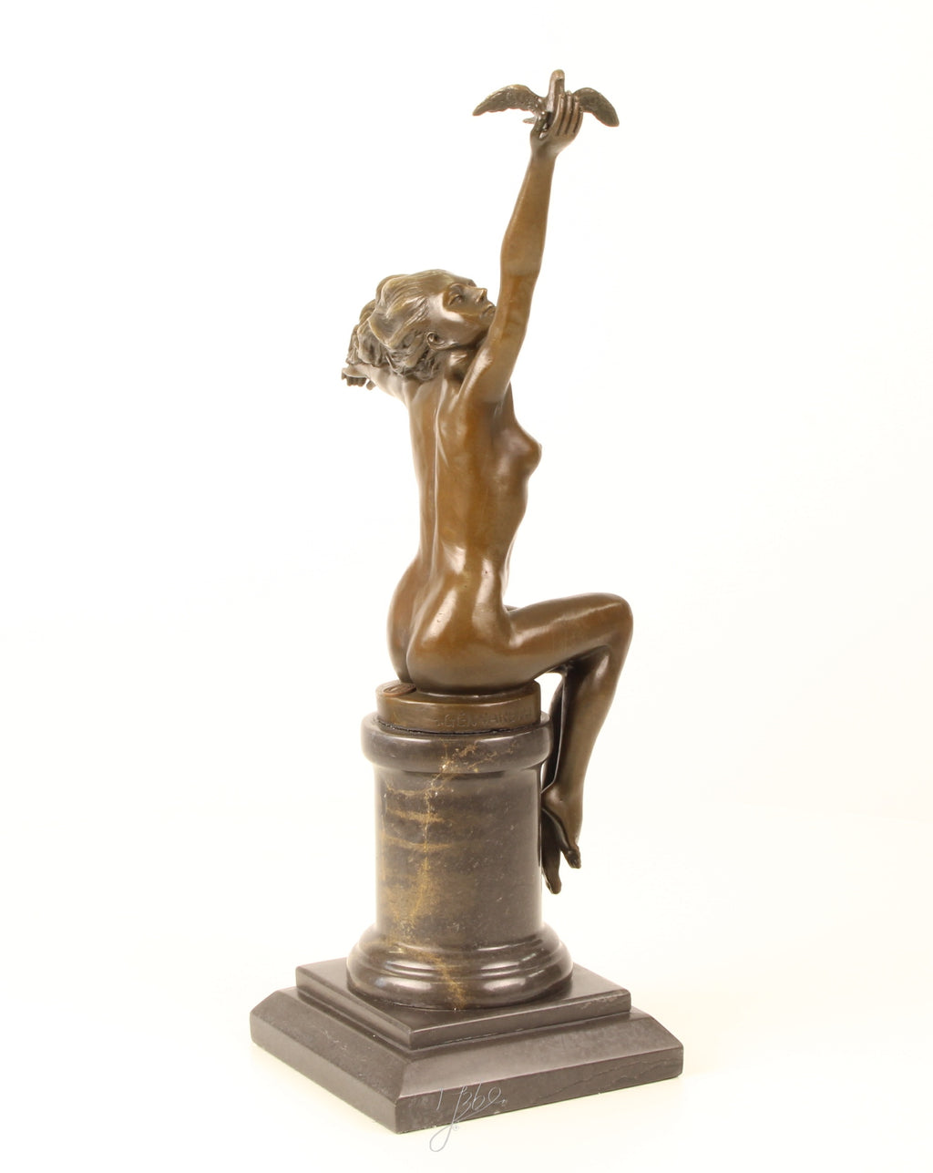 Woman with Dove - Bronze sculpture - 42 cm