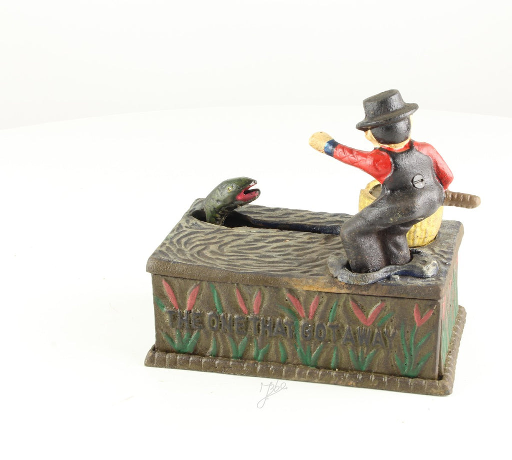 Visser – Gietijzer mechanische spaarpot – 15,5 cm