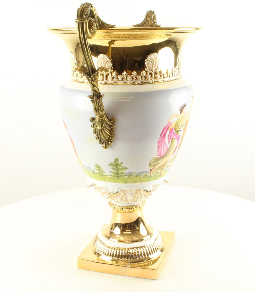 Porseleinen vaas/urn met bronzen monturen