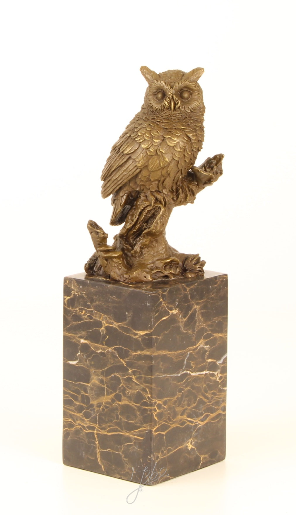 Bronzen sculptuur ‘Ransuil’ op marmeren sokkel