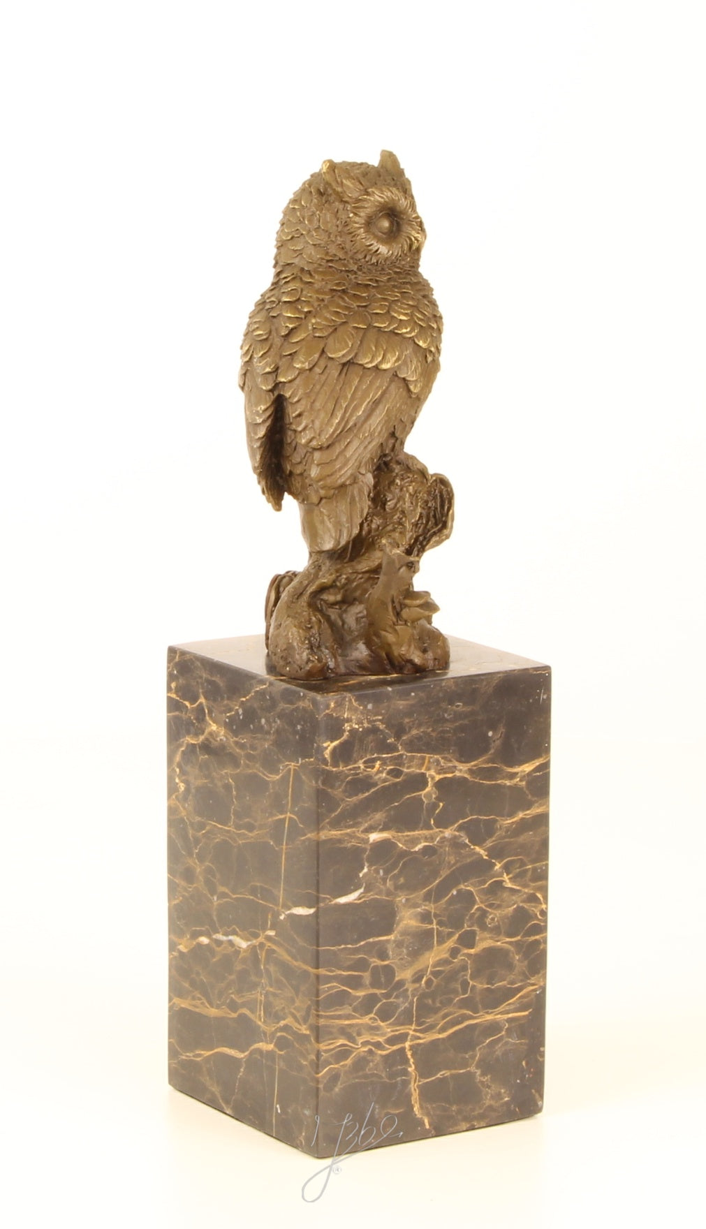 Bronzen sculptuur ‘Ransuil’ op marmeren sokkel