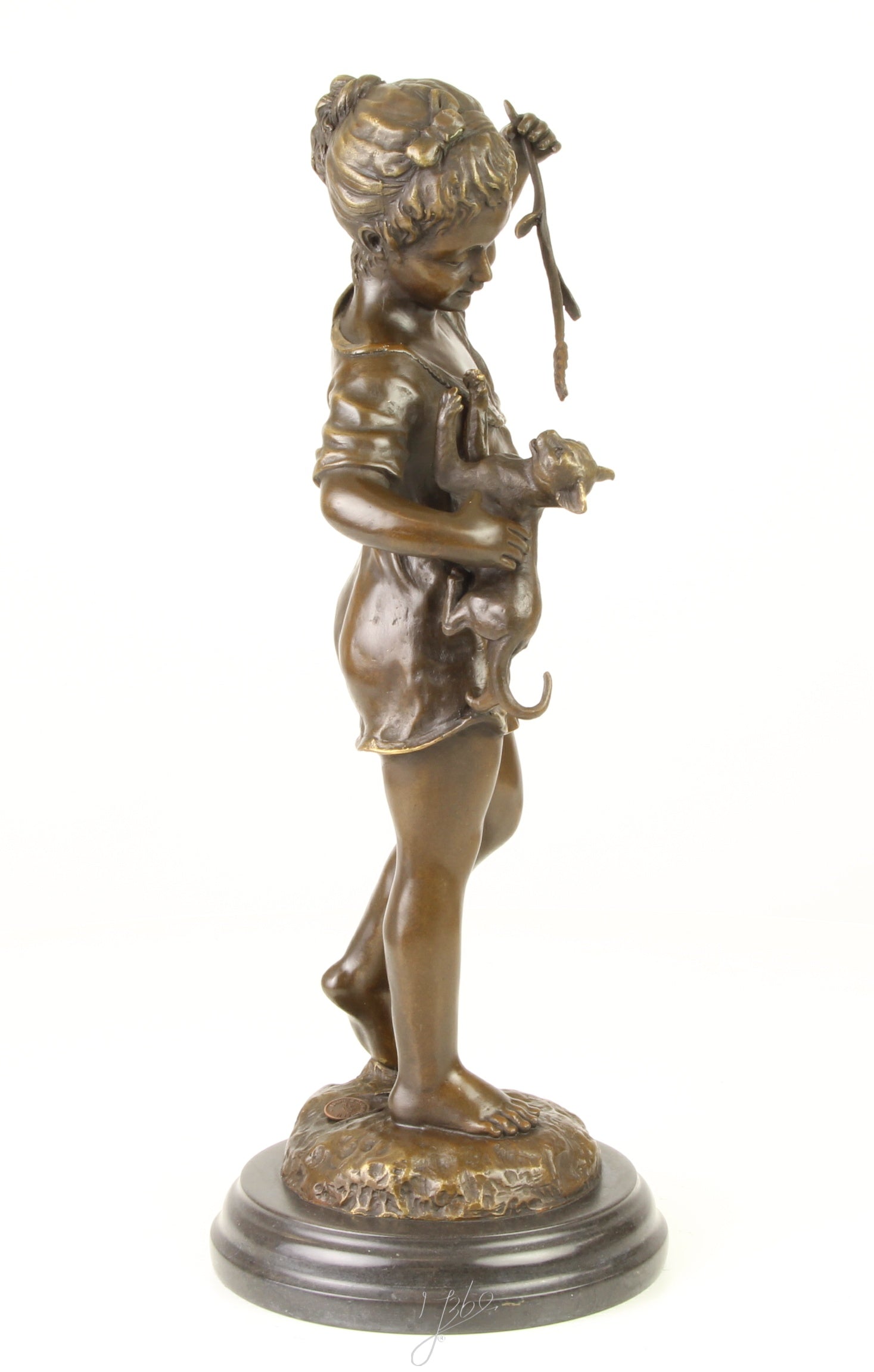 Girl with Cat - Bronze sculpture - 39 cm