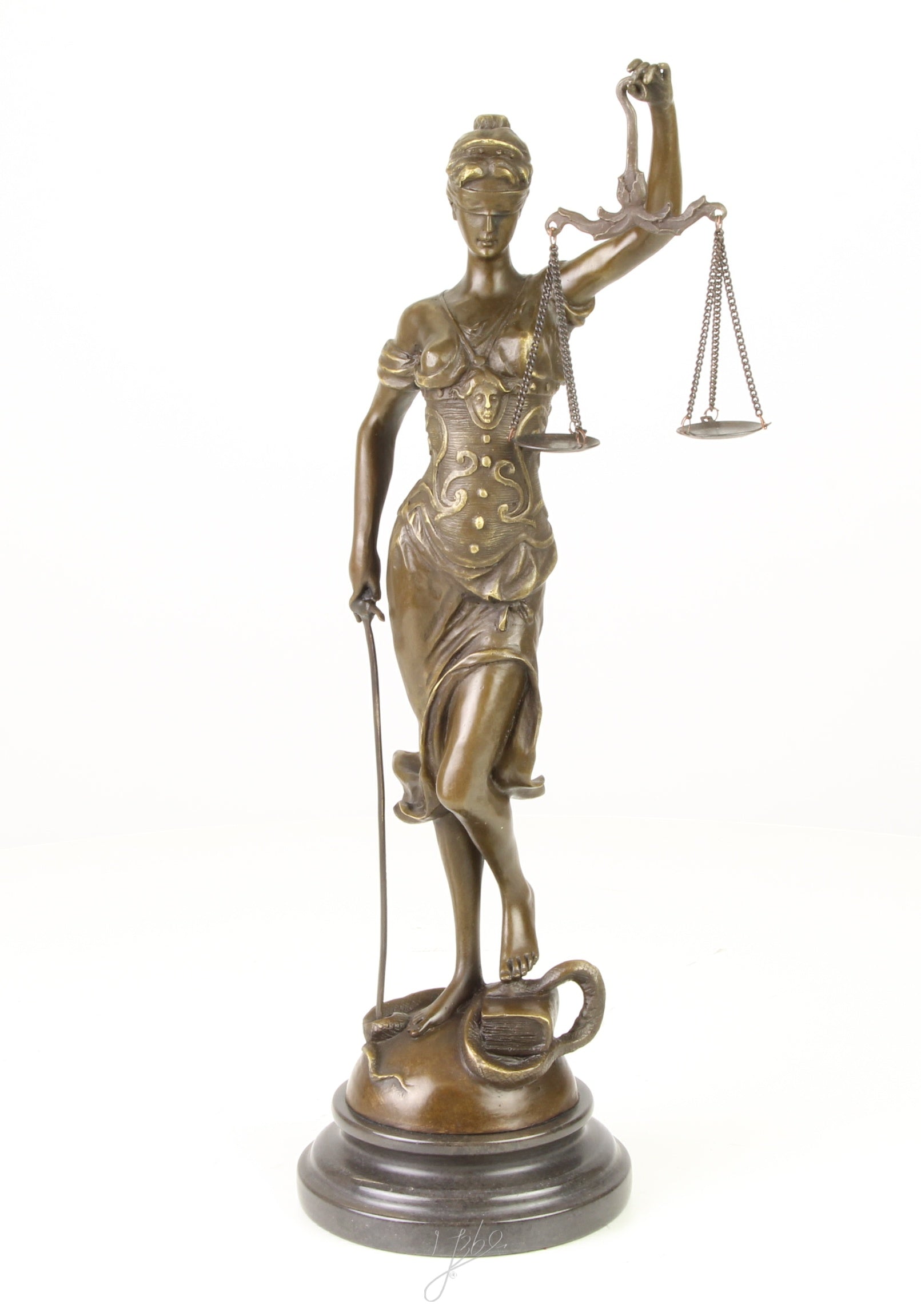 Bronzen Vrouwe Justitia – met zwaard en weegschaal