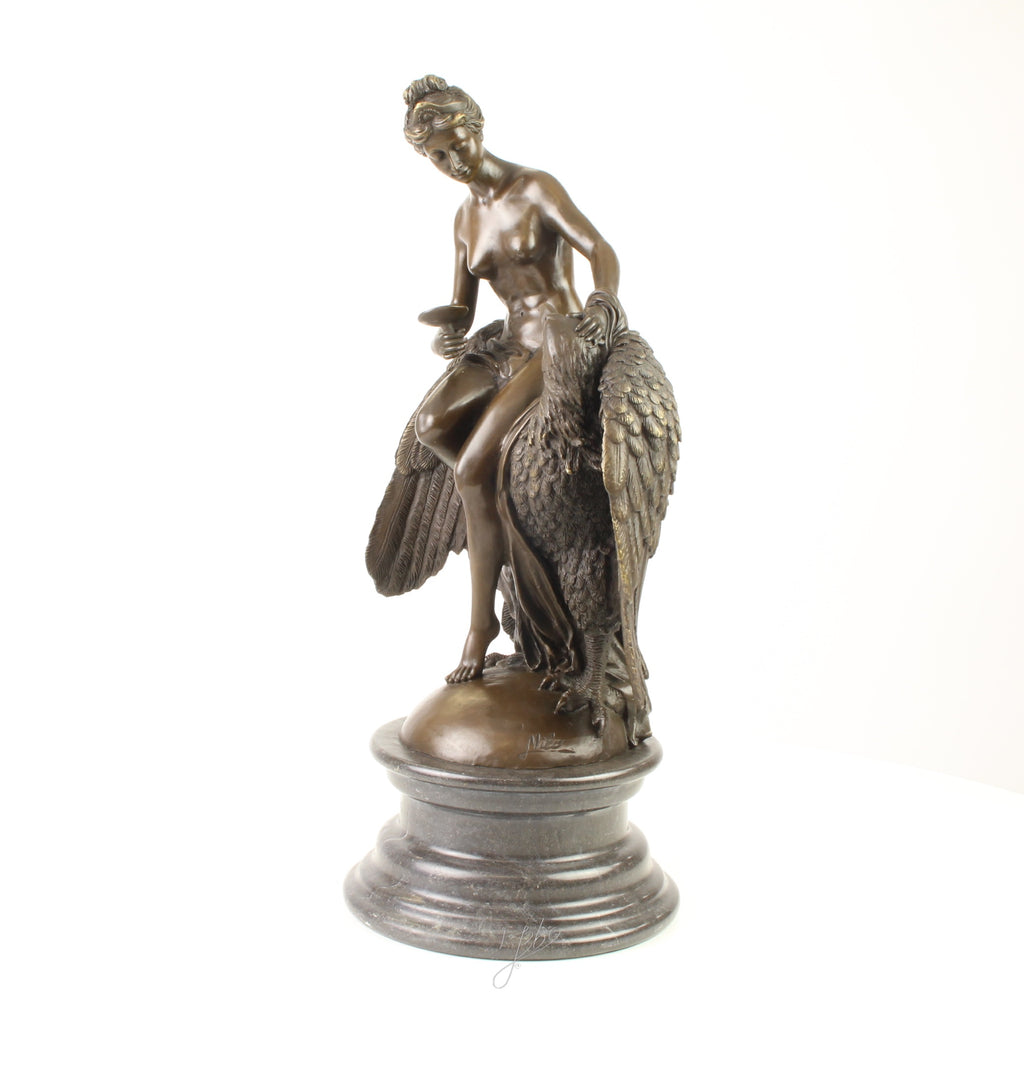 Hebe met adelaar – Bronzen beeld, marmer – 50 cm