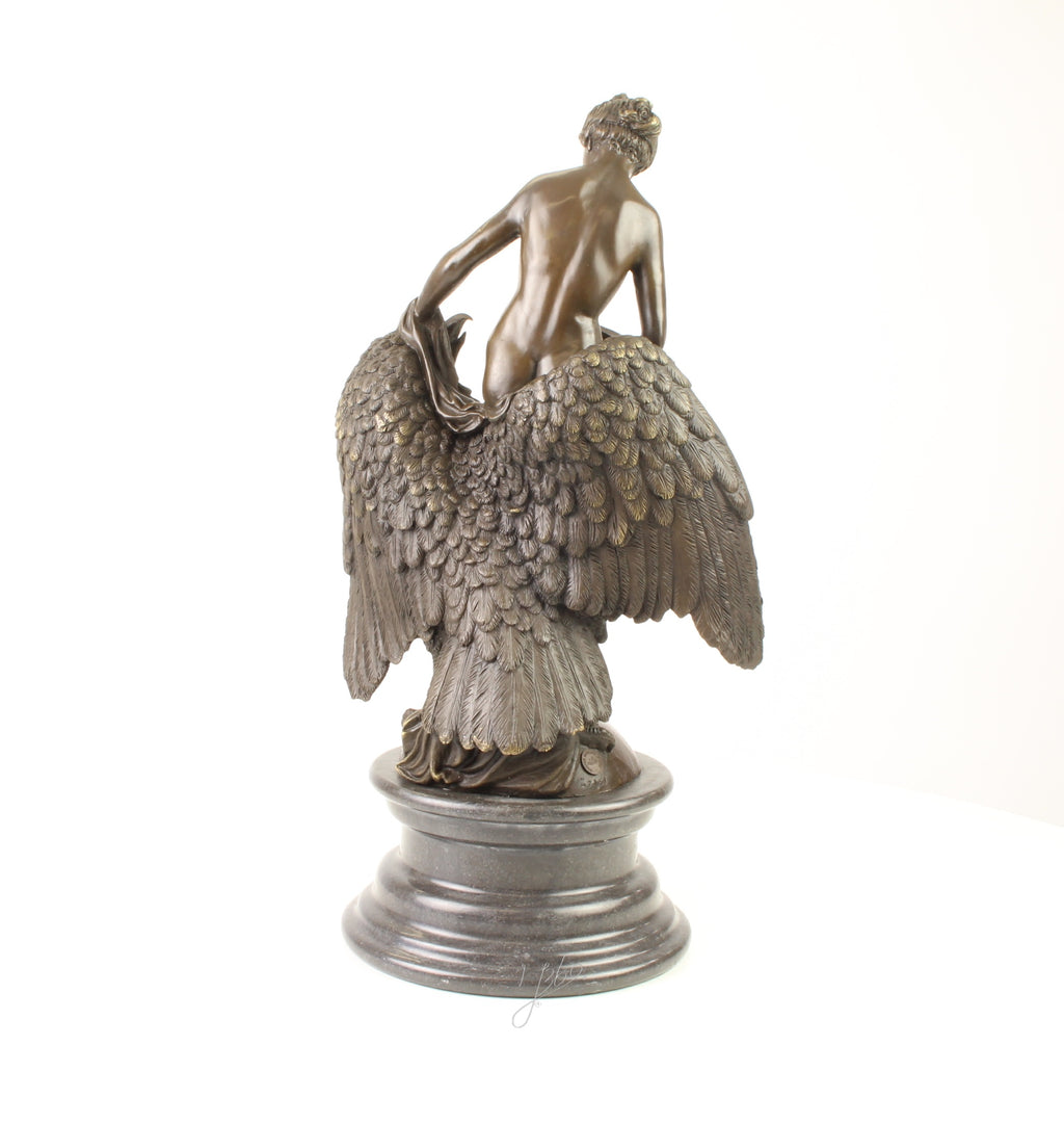 Hebe met adelaar – Bronzen beeld, marmer – 50 cm