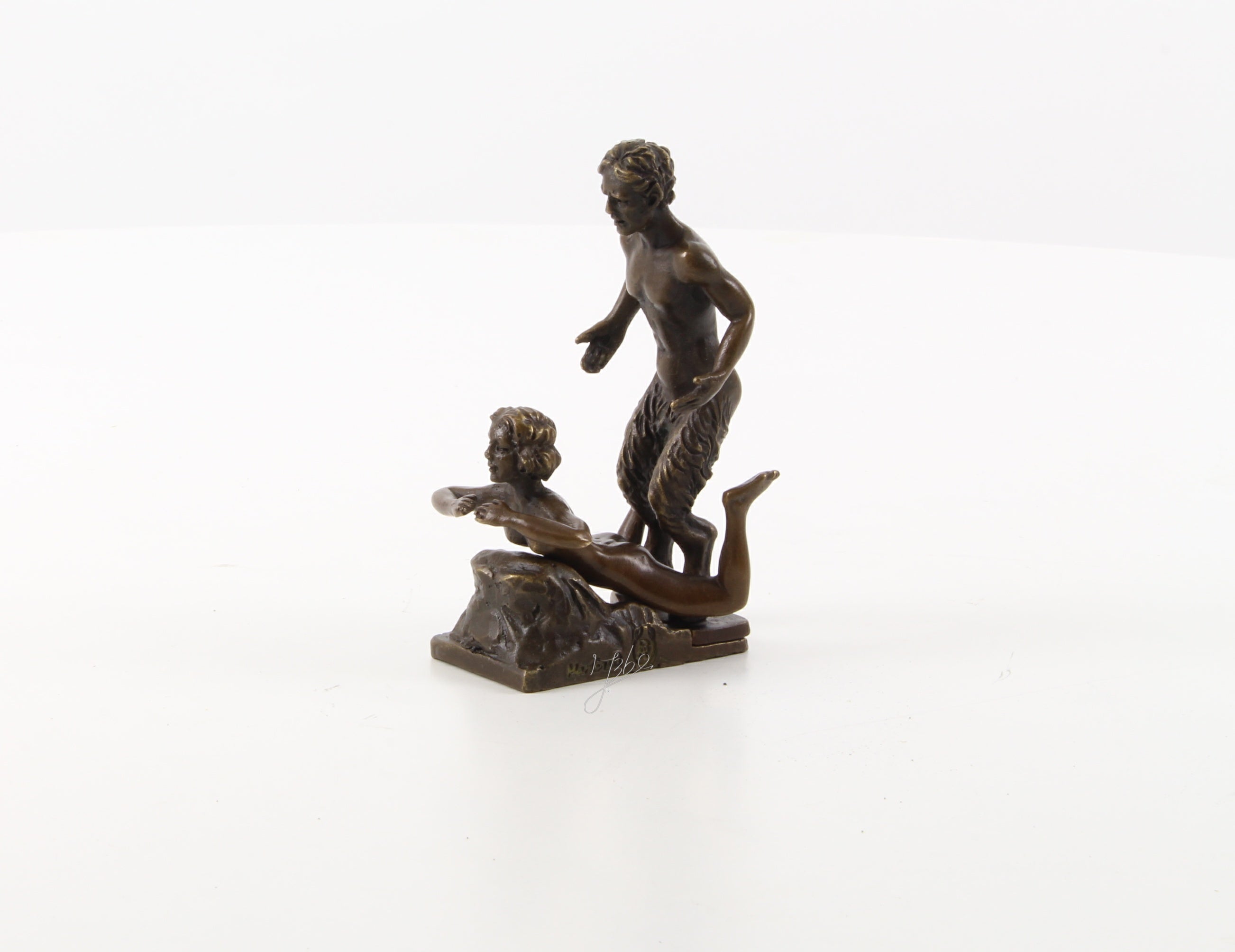 Satyr met vrouw – Bronzen erotisch beeld – 10 cm
