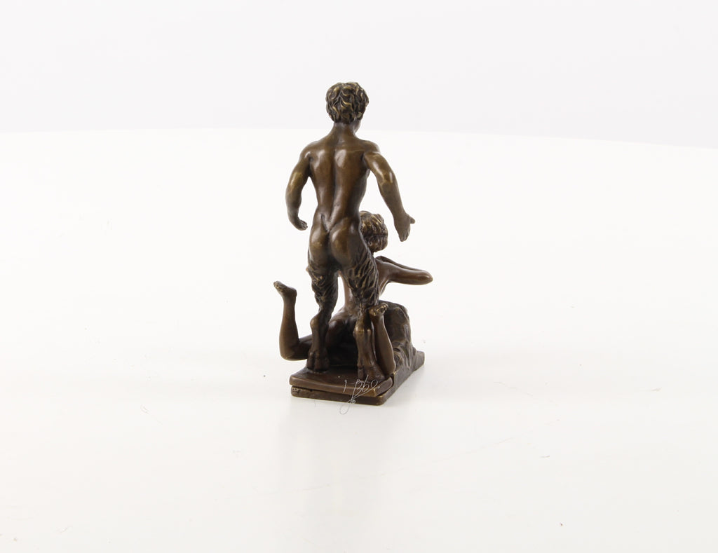 Satyr met vrouw – Bronzen erotisch beeld – 10 cm