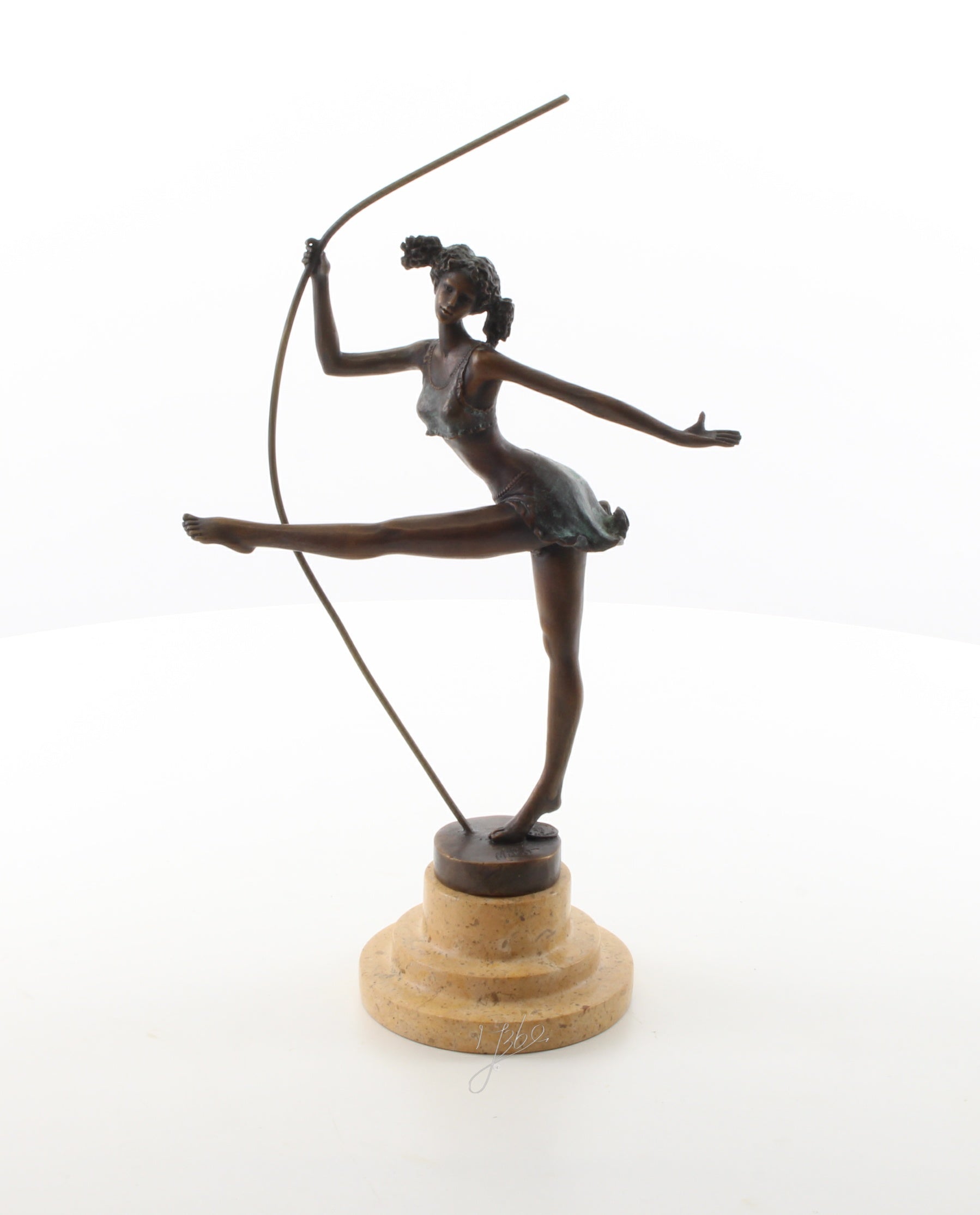 Bronzen ballerina met stok - marmer sokkel