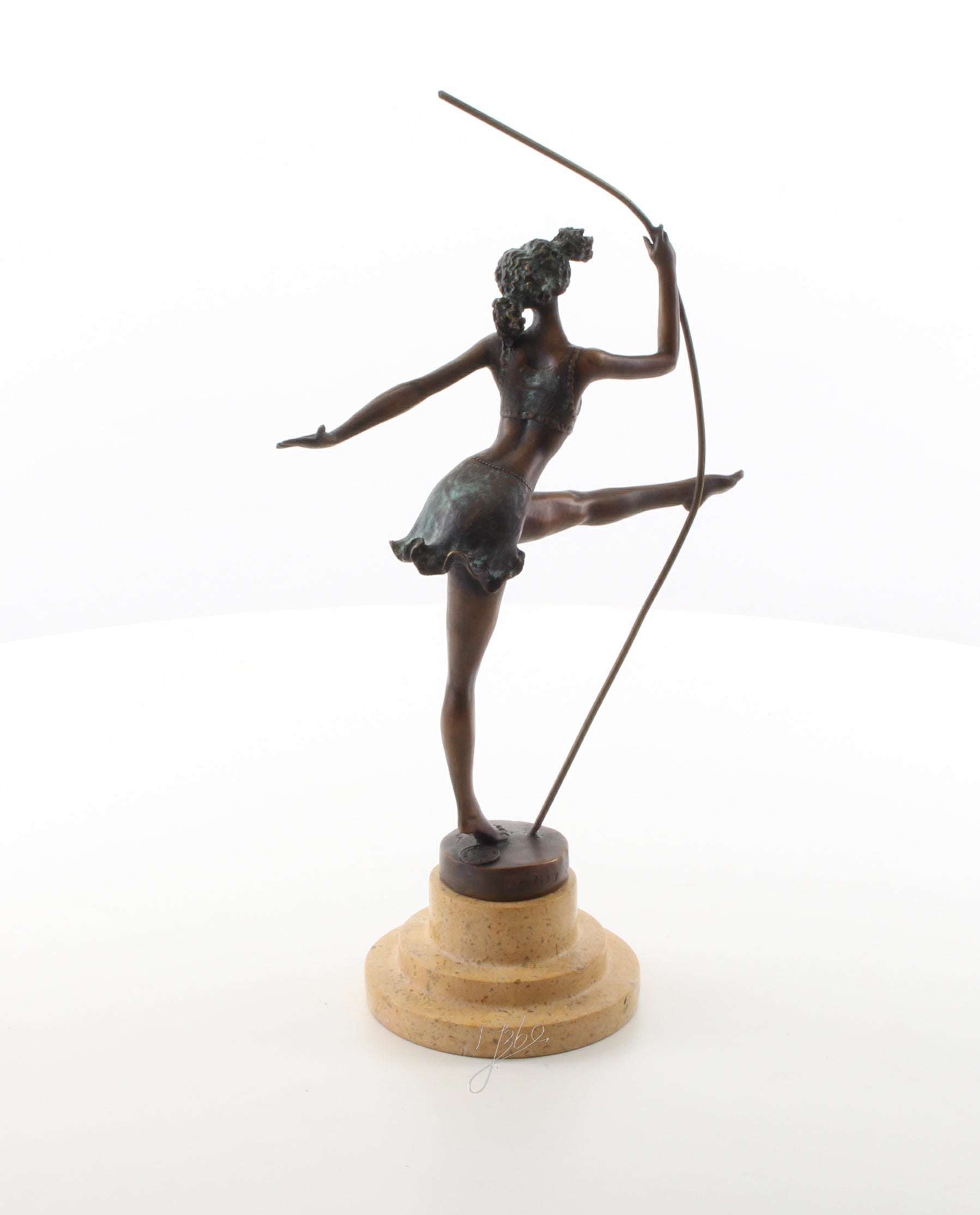 Bronzen ballerina met stok - marmer sokkel
