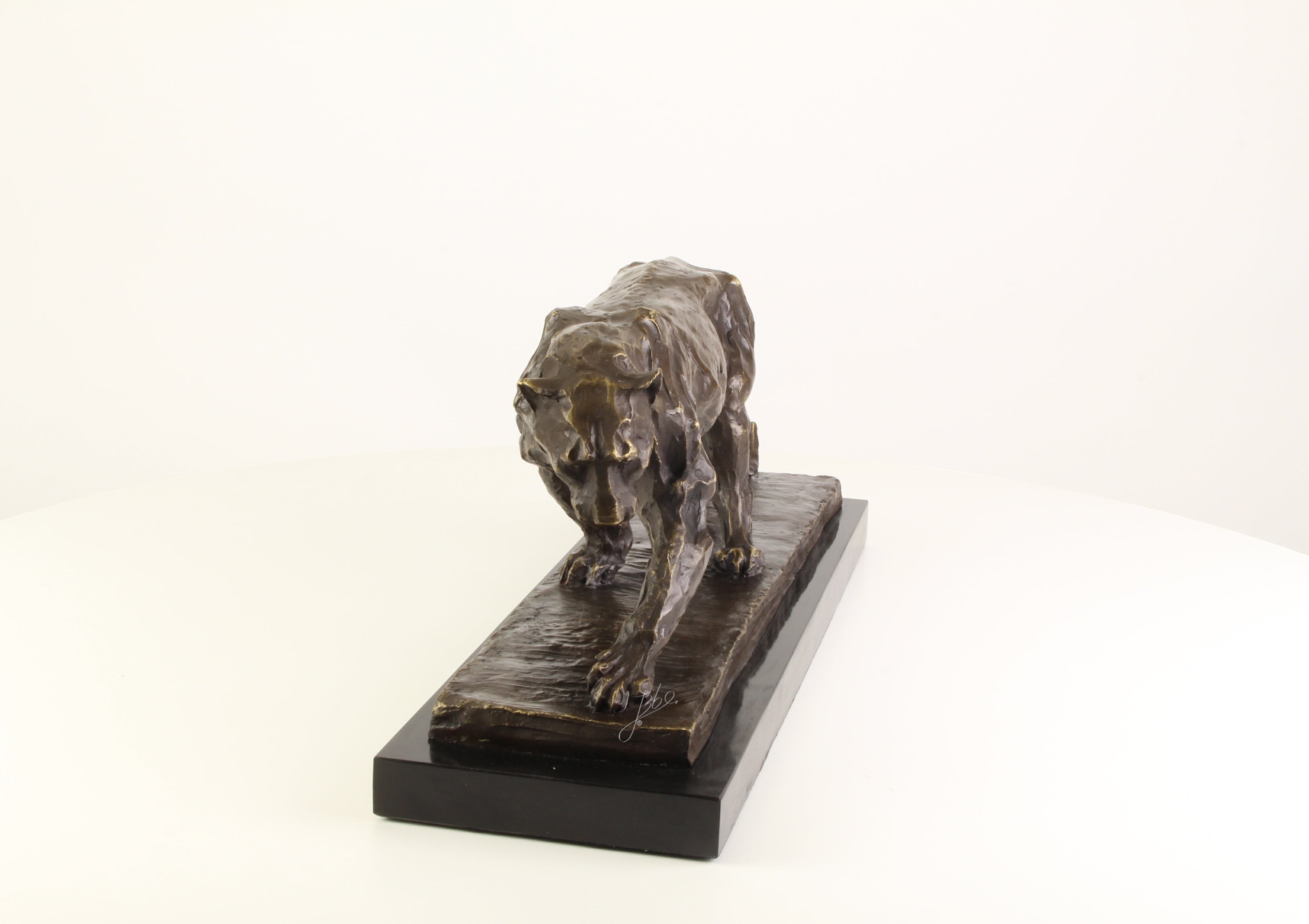 Bronzener Panther – Marmorsockel