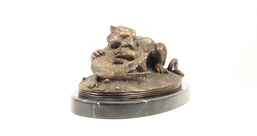 Tijger met gaviaal – Bronzen sculptuur