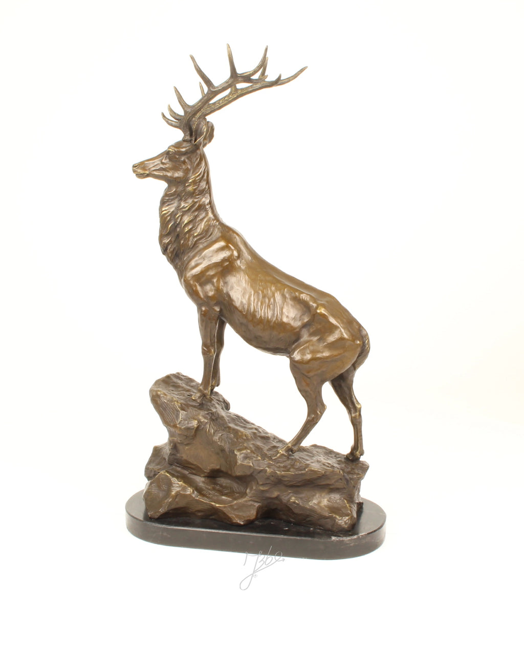 Bronzen sculptuur van een hert op rots – 67,8 cm hoog