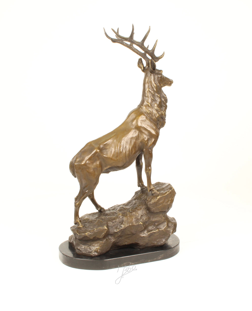 Bronzen sculptuur van een hert op rots – 67,8 cm hoog