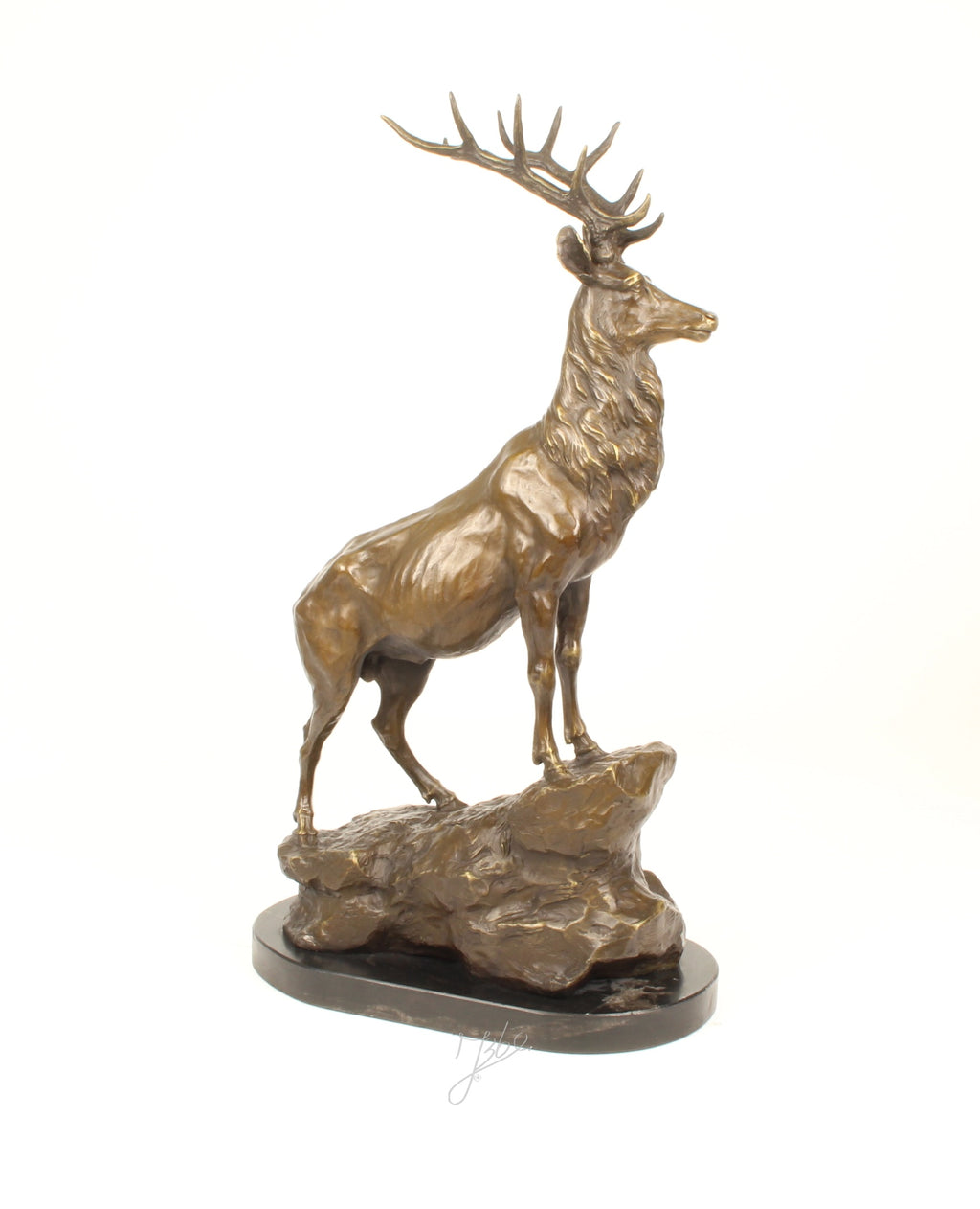 Bronzen sculptuur van een hert op rots – 67,8 cm hoog