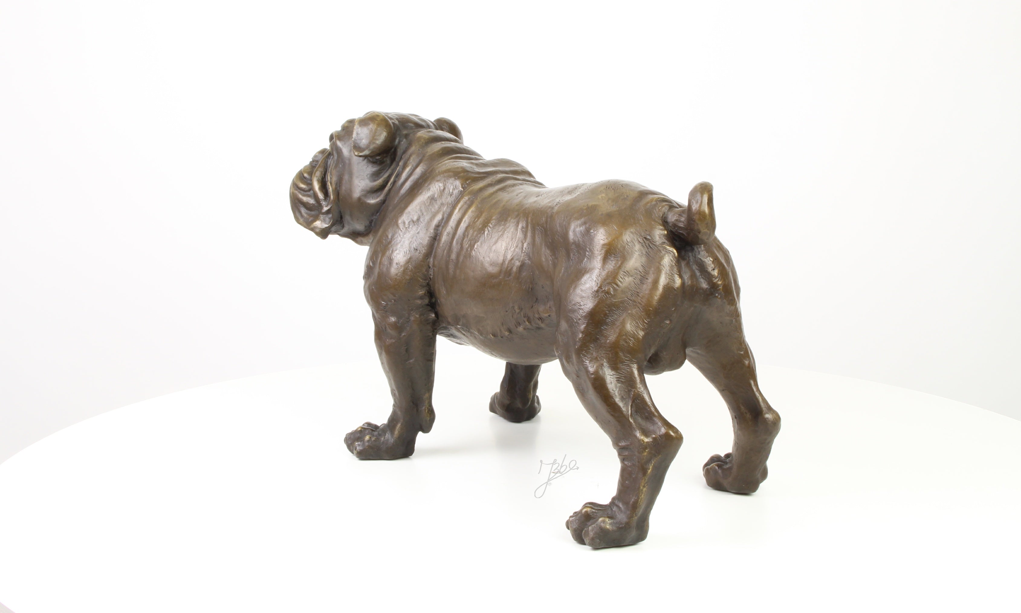 Bronzeskulptur einer englischen Bulldogge – stehend