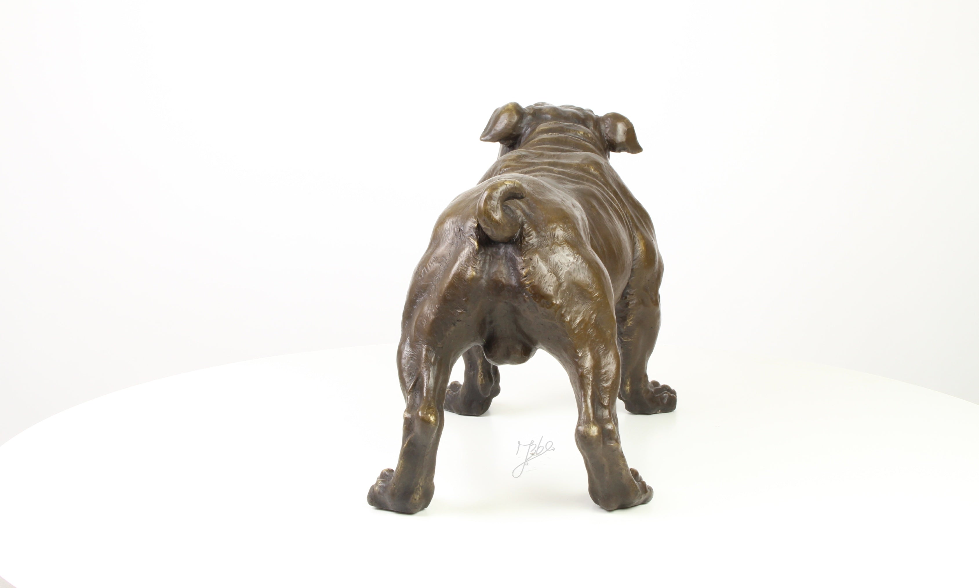 Bronzeskulptur einer englischen Bulldogge – stehend