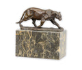 Bronzen sculptuur van wandelende panter op marmeren sokkel – 12,8 cm hoog.