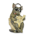 Resin beeld bulldog op toilet met krant, koptelefoon en sigaar – 28 cm – VntiQue