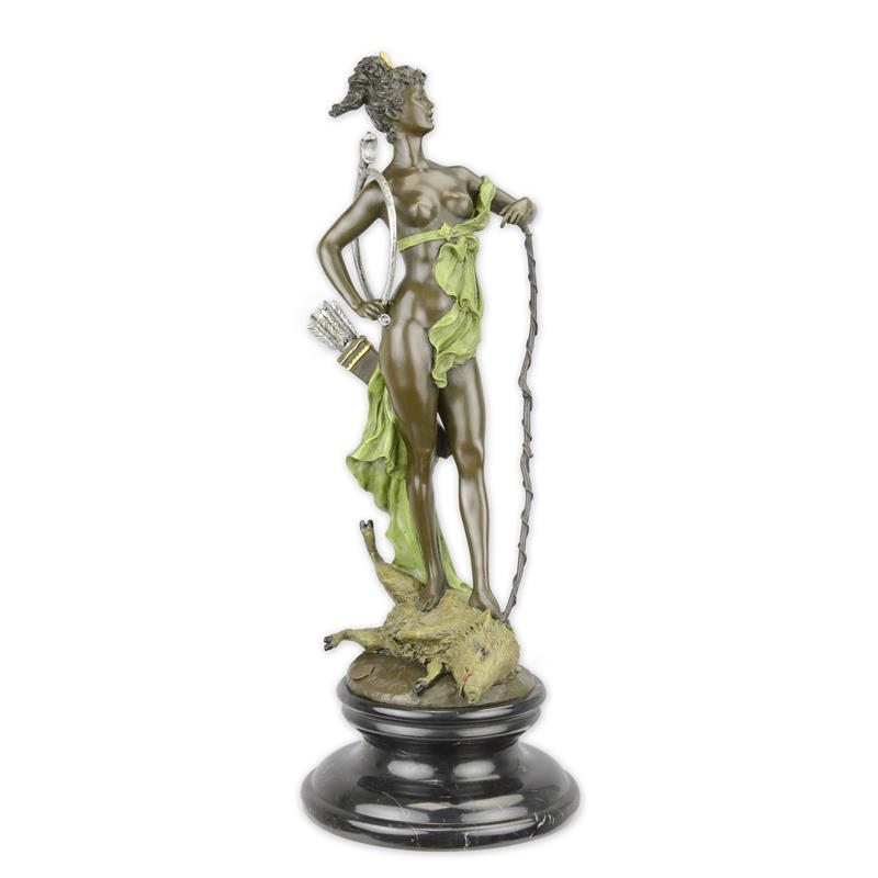 Bronzen beeld Diana Victorious met pijlkoker, groene patina, op marmeren sokkel – 47,6 cm – VntiQue
