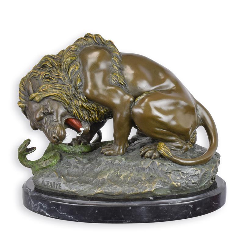 Bronzen beeld van leeuw met slang op ovale marmeren sokkel – 24 cm – Barye stijl – VntiQue