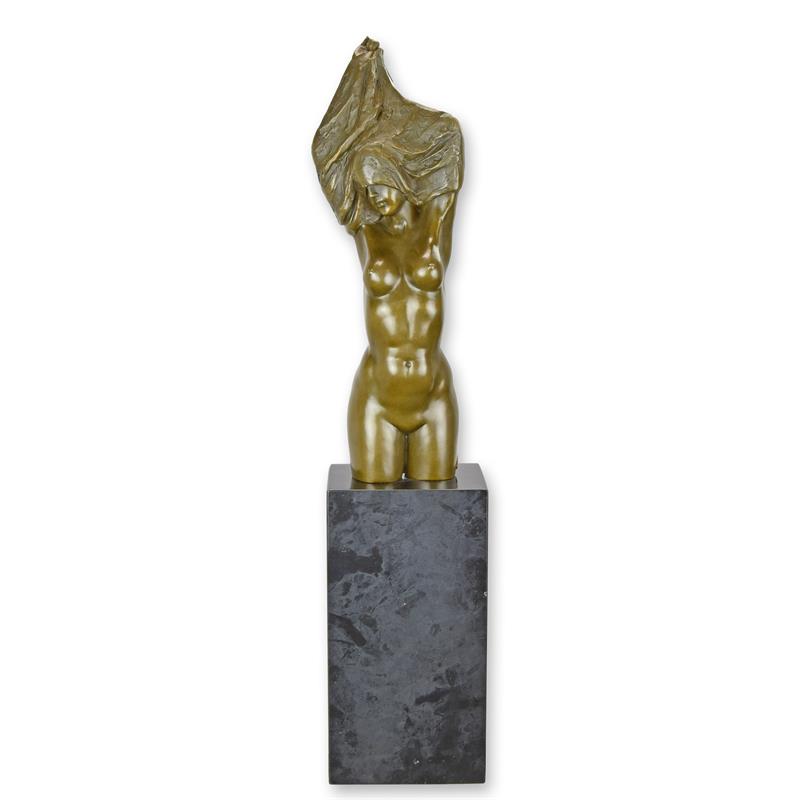Bronzen sculptuur naakte vrouw torso met bruine patina op marmeren sokkel – 61 cm – VntiQue