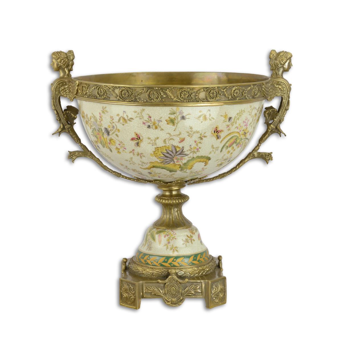 Porseleinen schaal op voet met vergulde bronzen monturen – 42 cm – VntiQue
