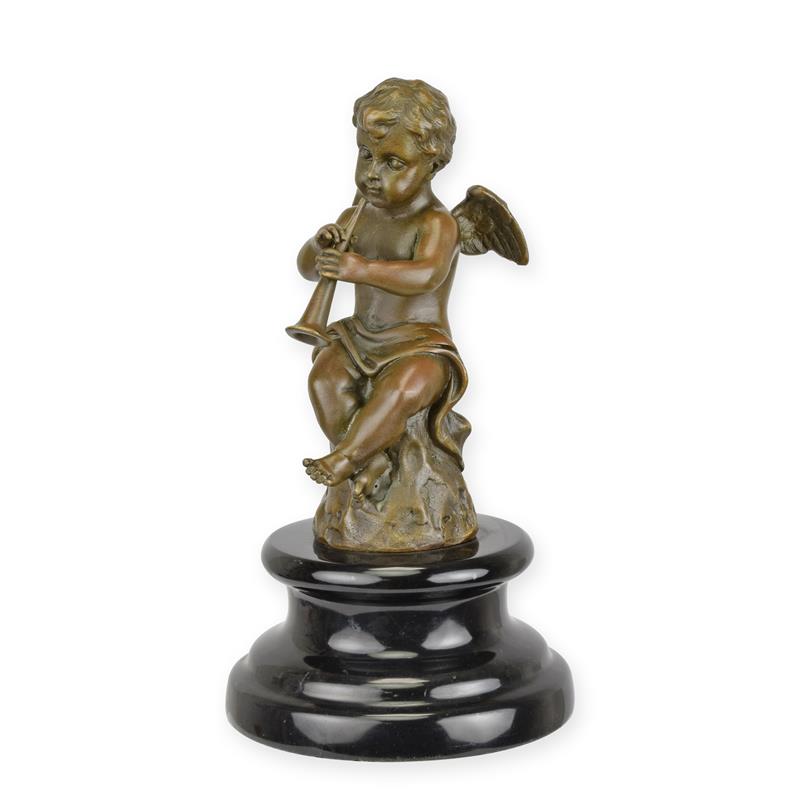 Bronzen putto met fluit op zwarte marmeren sokkel – 18,1 cm – VntiQue