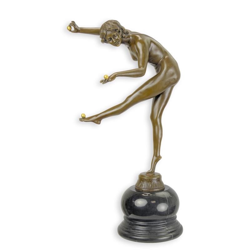 Bronzen sculptuur “The Trickstress” met goudaccenten op zwarte marmeren sokkel – 46 cm – VntiQue